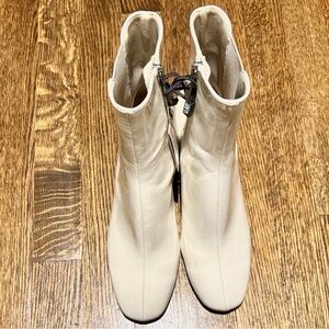 BNWT Zara Ankle Boots - cream, size 7.5